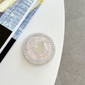 Dettaglio del supporto per telefono a cuore glitterato con strass e scritta 'mi ne.' - Specchio a Cuore con Paillettes Magnetico - Rosso