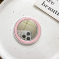 Detailansicht eines runden MagSafe-Schminkspiegels mit rosa Innenring und transparentem Gehäuse - Magnetfuß - Dopamin-Spiegel (Rosa) / Rosa
