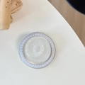 Detail der MagSafe Halterung mit Perlenrand und silbernem Glitzer-Donut-Design - (Perle) Magnetisch - Perlglanz-Donut - Weiß