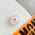 Vue détaillée du support boule de cristal laser avec relief tulipe et base irisante - Support Boule de Cristal - Bulle de Rêve - No. 44