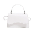 Borsa a tracolla minimalista in pelle PU bianca con patta ondulata e dettagli argento - Bianco