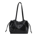 Bolso de hombro minimalista en cuero brillante negro con elegante detalle de lazo - Negro