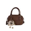 Vintage Bowlingtasche aus dunkelbraunem Wildleder mit Ledergriffen und Plüsch-Charm - Braun