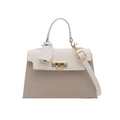 Bolso de mano trapezoidal beige con costuras en contraste y cierre dorado elegante - Blanco