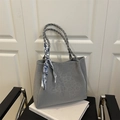 Graue Tote Bag mit Leopardenmuster, gewebten Griffen und Seidenschal-Deko - Grau