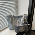 Grande borsa tote blu denim con stampa lettere AB e pochette coordinata due pezzi - Stile B Argento