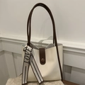 Elegante borsa tote beige con spalline marrone scuro e nastro decorativo LOVE - Taglia unica / Bianco
