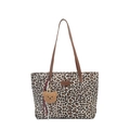 Leopard-Canvas-Shopper mit braunen Lederriemen und Plüschbär-Anhänger für Damen - Weiß + Anhänger