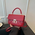Borsa a tracolla in pelle trapuntata rossa con chiusura in metallo dorato per donna - Rosso