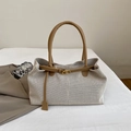 Grote retro beige stoffen shopper met bruine lederen handvaten en gouden gespen - Khaki