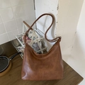 Brown vintage large capacity PU tote bag with shoulder strap and smooth zipper closure - Brown