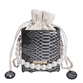 Mini bolso cubo gris metalizado efecto serpiente con asa de perlas y bandolera - Negro