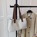 Elegante borsa tote in tela crema con manici in pelle marrone per l'uso quotidiano - Senza ciondolo / Marrone