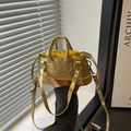 Mini gouden handtas met krokodillenpatroon, dubbele handgrepen en koordtasje binnen - Goud