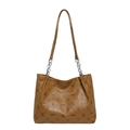 Bolso tote marrón de piel sintética con estampado de dibujos y correa de cadena metálica - Marrón