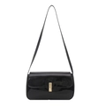 Elegante borsa a spalla in pelle verniciata nera con finitura lucida e fibbia oro - Nero