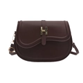 Bolso de hombro marrón oscuro minimalista con hebilla metálica H dorada en cuero liso - Marrón