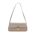 Borsa sottobraccio beige minimalista con stampa coccodrillo e chiusura dorata - Cachi