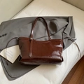 Minimalist dark brown patent leather tote bag with adjustable shoulder straps - No Pendant / Brown