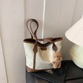 Canvas draagtas met leren bies, mode-etiket en bruine pluche beer-bedel - Grijs Met Hanger