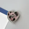 Detalle del soporte móvil de corazón con lazo de diamantes y estampado de leopardo - Corazón Lazo Magnético Diamantes-Leopardo Grande / Rosa