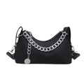 Borsa sottobraccio alla moda in pelle PU nera con catena d'argento e tracolla regolabile - Nero