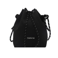 Elegante borsa a secchiello nera con coulisse, logo Creative Cat e tracolla intrecciata - Nero