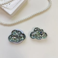 Detailed view of cloud-shaped phone socket with iridescent glitter and resin finish - Cloud - High-Glow Sequins - Black