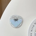 Makroaufnahme der glitzernden Herz-Handyhalterung mit Schleife auf Geschenkverpackung - Punkt Harz Blau Farbverlauf Herz Schleife / Magnetic
