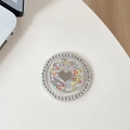 Detail eines funkelnden Herz-Handyhalters mit bunten Pailletten und einem Strass-Außenring - (Weißer Diamant) Magnetisch - Epoxidharz Buntes Gepunktetes Herz - Wasserwellen
