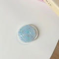 Dettaglio del supporto rotondo per telefono con glitter blu e viola cangianti - Supporto Goccia di Colla-Glitter Macaron-N. 3 Viola Verde