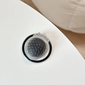 Makroansicht der lichtdurchlässigen grauen 3D Erdbeere Handyhalterung mit matter Oberfläche - Magnetisch-Sandwich Erdbeere-Schwarz