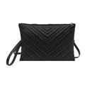 Borsa a busta trapuntata nera con borchie e cinturino da polso removibile chic - Nero