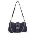 Donkerblauwe denim baguette tas met grote zilveren gesp en stijlvolle ketting - Blauw