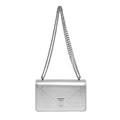 Bolso de hombro plateado de piel con patrón cannage y correa de cadena metálica - Plateado