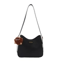 Sac bandoulière minimaliste noir en similicuir avec étiquette et charme en peluche - Noir Avec Pendentif Pompon