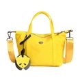 Borsa a tracolla in nylon giallo acceso con ciondolo a panda e tracolla rimovibile - Giallo