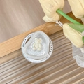 Magnetische Handyhalterung mit süßem weißen 3D-Bären im glitzernden herzförmigen Rahmen - Magnetischer Stil (Weiß)