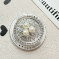 Handy-Grip mit Perlenblume und Gift For You Text auf silbernem Hintergrund - Magnetischer Stil (Perlenblume) / Silber