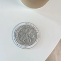 Dettaglio del supporto per telefono con fiocco di strass e incisione Gift For You - Argento