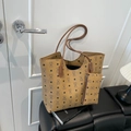 Ensemble sac fourre-tout et pochette avec motifs ours et lanières marron - Kaki