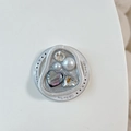 Detalle del soporte magnético para móvil con perlas, cristales e incrustación corazón - Corazón Oscuro Gris Plata