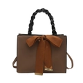 Braune Brauthandtasche mit großer orangefarbener Schleife und schwarzem geflochtenem Griff - Braun