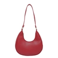 Bolso de media luna rojo en cuero granulado con herrajes dorados y diseño elegante - Rojo
