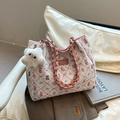 White quilted floral tote bag with pink bear print and braided faux leather strap - With Pendant / Pink