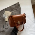 Bolso bandolera marrón caramelo minimalista con cierre giratorio dorado vintage - Marrón
