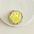 Détail d'un support de téléphone patte de chat colorée avec texte Good Luck en résine - Support Magnétique-Patte de Chat Lumineuse / Vert