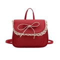 Bolso bandolera rojo con borde de encaje y lazo decorativo sobre fondo blanco - Rojo