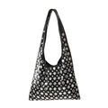 Bolso Hobo negro con tachuelas plateadas y un acabado liso y brillante - Negro