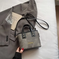 Secchiello vintage in tela grigio-verde con finiture in pelle nera e borchie dorate - Nero senza Ciondolo